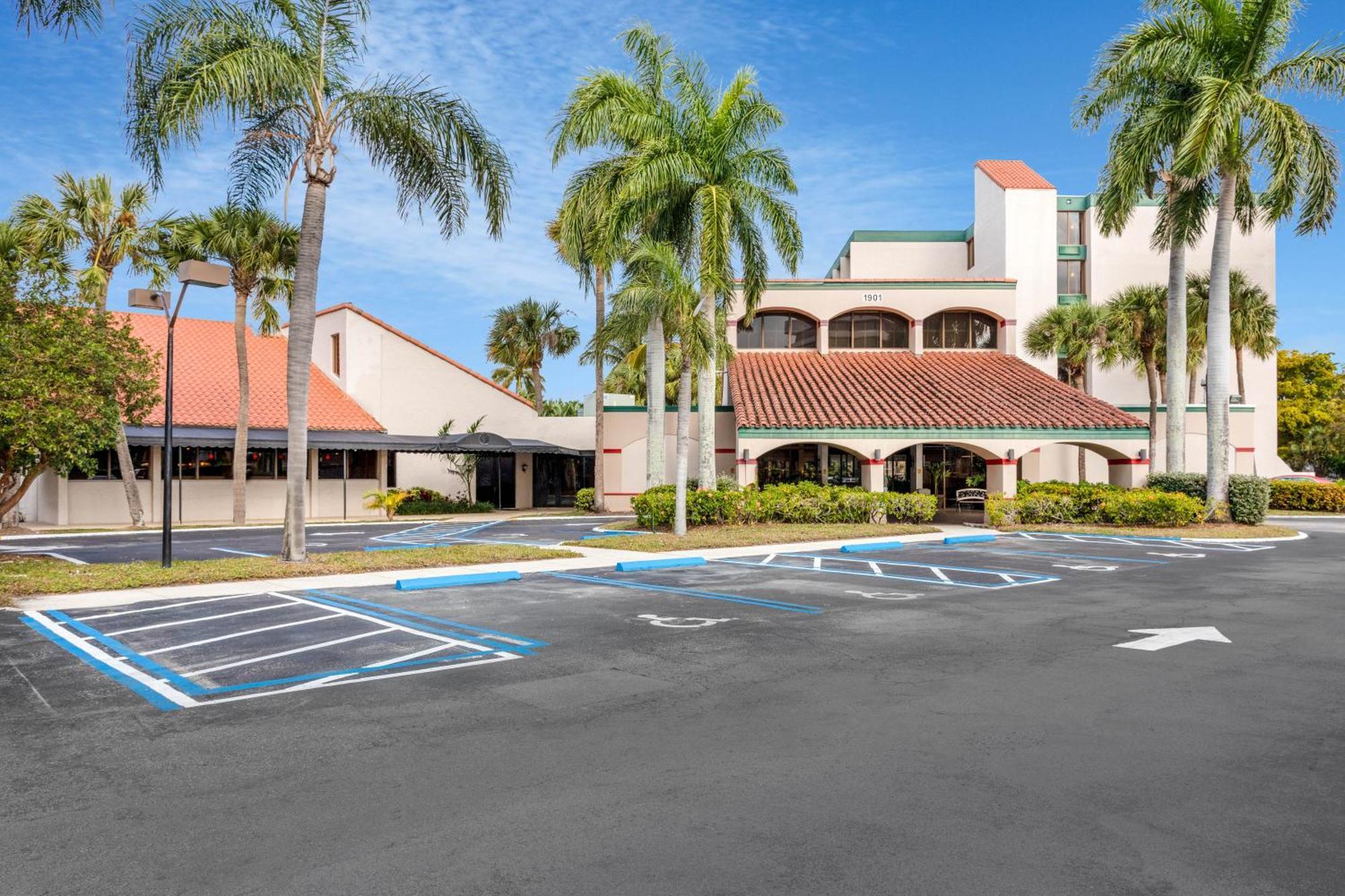88 Palms Hotel & Event Center West Palm Beach Exterior photo